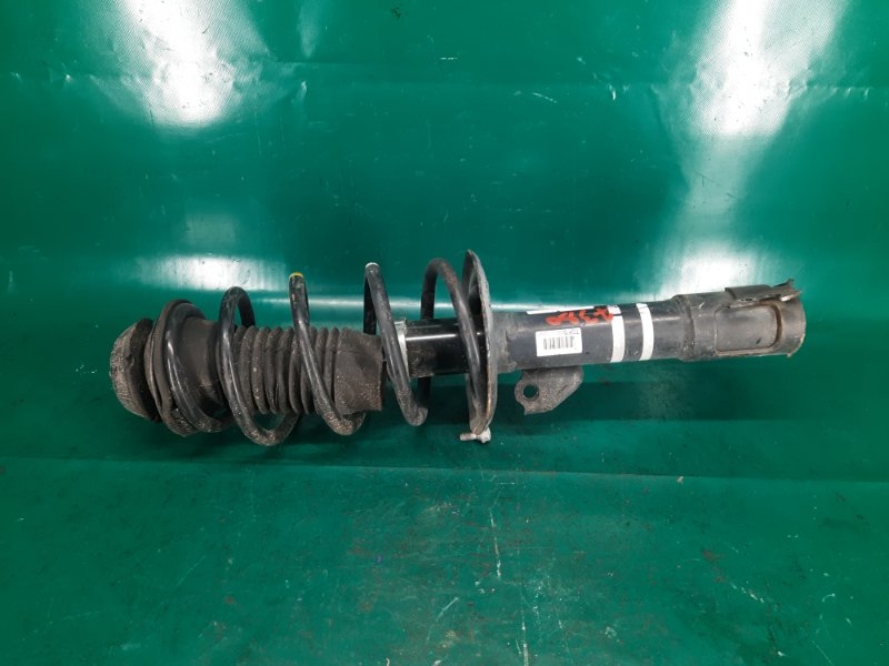 Амортизатор передний правый YARIS 05–11 2008 Хэтчбек 1.5 1NZ-FE