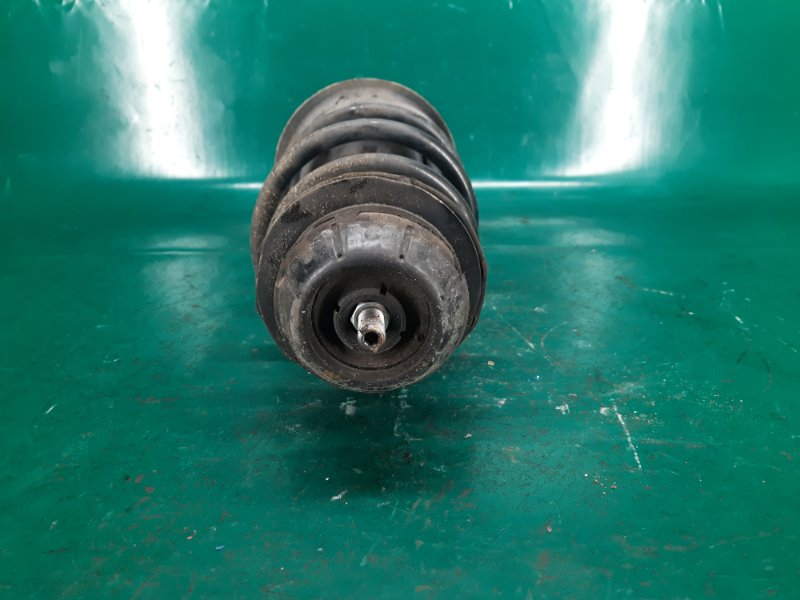 Амортизатор передний правый YARIS 05–11 2008 Хэтчбек 1.5 1NZ-FE