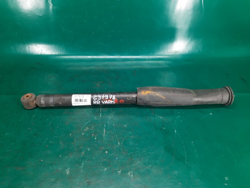 Запчасть амортизатор задний TOYOTA YARIS 05–11 2008 Хэтчбек 1.5 1NZ-FE 48530-80324 Б/У Амортизатор задний TOYOTA YARIS 05–11 2008 Хэтчбек 1.5 1NZ-FE 48530-80324 Б/У