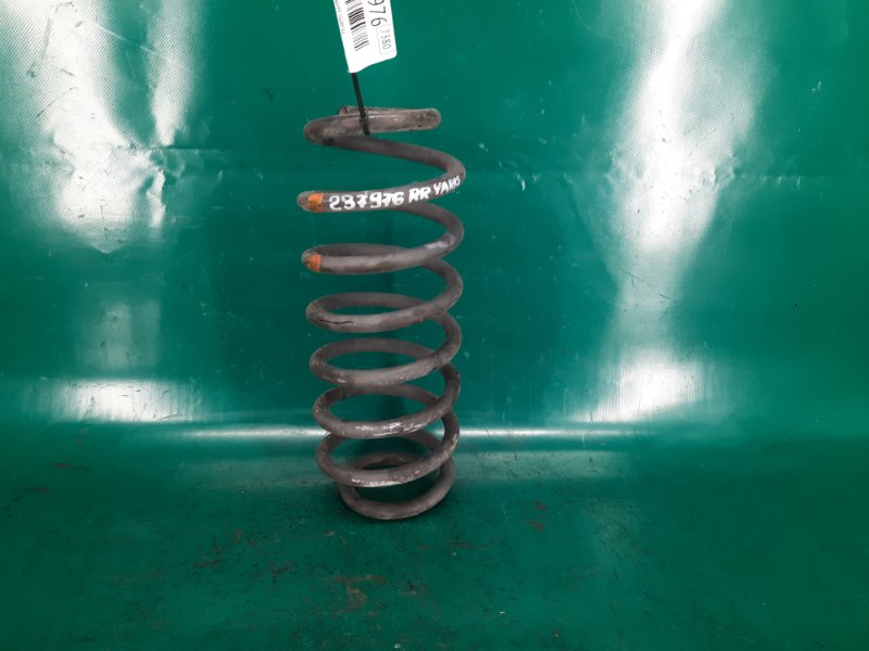 Запчасть пружина задней подвески TOYOTA YARIS 05–11 2008 Хэтчбек 1.5 1NZ-FE 48231-52A51 Б/У Пружина задней подвески TOYOTA YARIS 05–11 2008 Хэтчбек 1.5 1NZ-FE 48231-52A51 Б/У