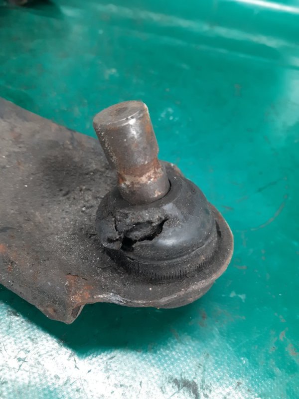 Рычаг передней подвески нижний передний левый 3 BK 03-08 2008 Хэтчбек 2.3 L3