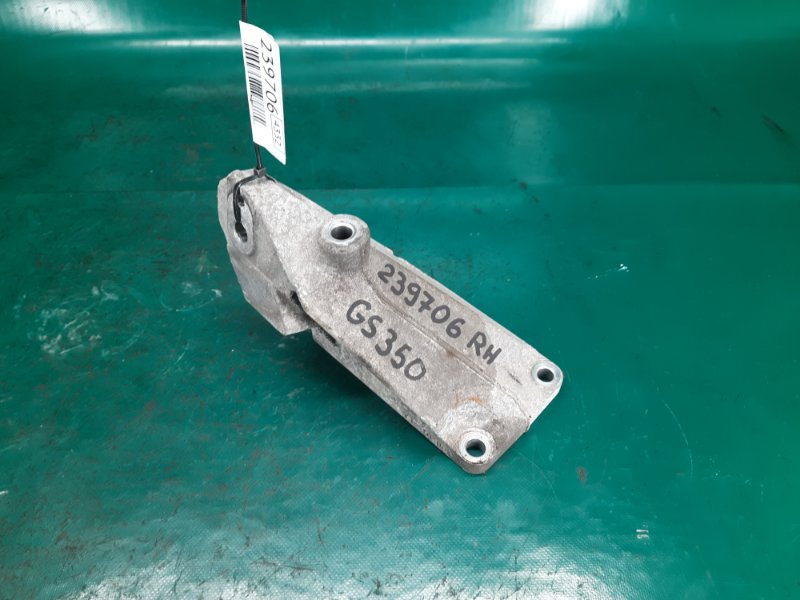 Кронштейн двигателя передний правый LEXUS GS350 GS300 05-11 2009 Седан 3.5 12311-31050 Б/У