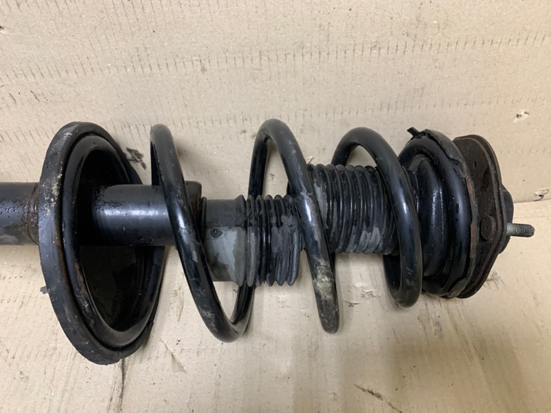 Амортизатор передний правый HIGHLANDER 01-07 2002 Внедорожник 3.0 1MZFE Амортизатор передний правый HIGHLANDER 01-07 2002 Внедорожник 3.0 1MZFE