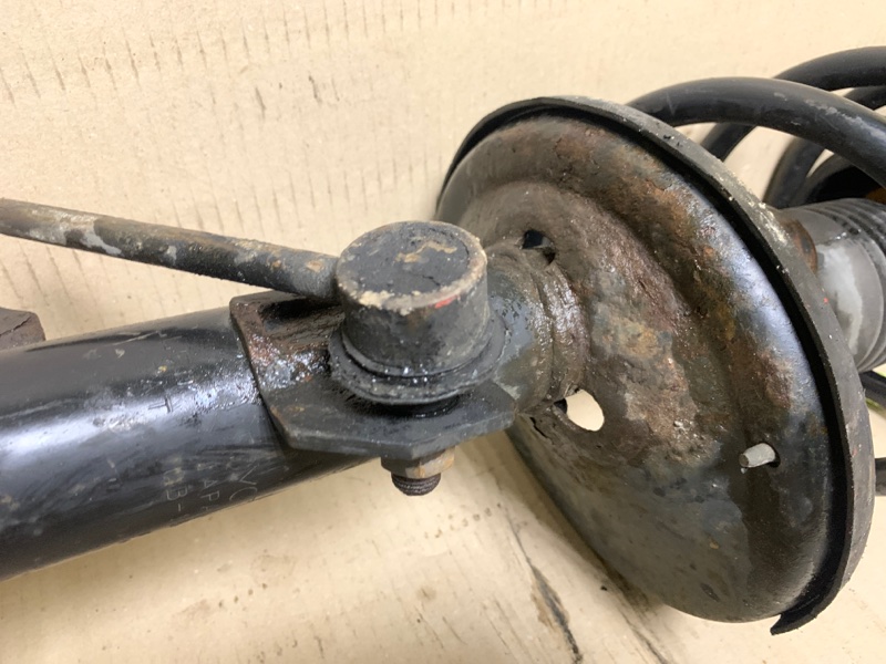 Амортизатор передний правый HIGHLANDER 01-07 2002 Внедорожник 3.0 1MZFE Амортизатор передний правый HIGHLANDER 01-07 2002 Внедорожник 3.0 1MZFE