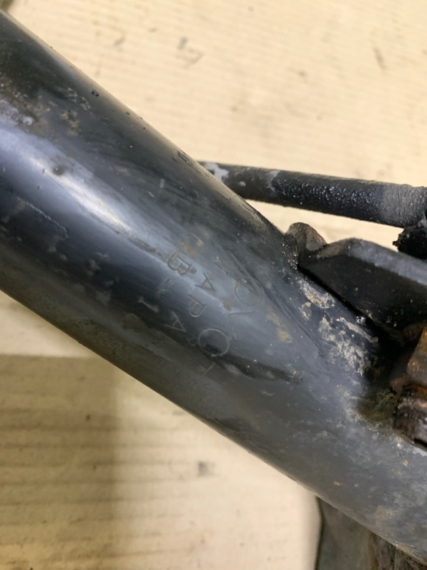 Амортизатор передний правый HIGHLANDER 01-07 2002 Внедорожник 3.0 1MZFE Амортизатор передний правый HIGHLANDER 01-07 2002 Внедорожник 3.0 1MZFE