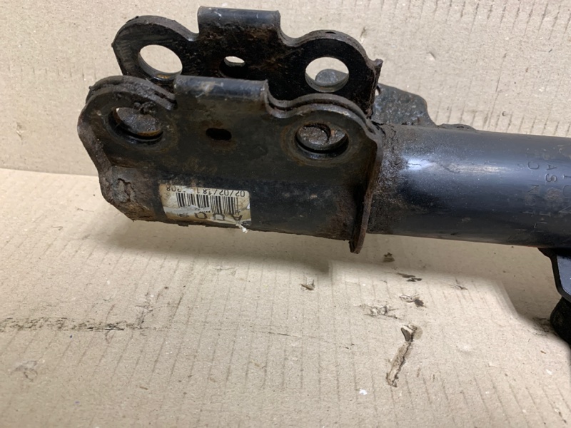 Амортизатор передний левый HIGHLANDER 01-07 2002 Внедорожник 3.0 1MZFE