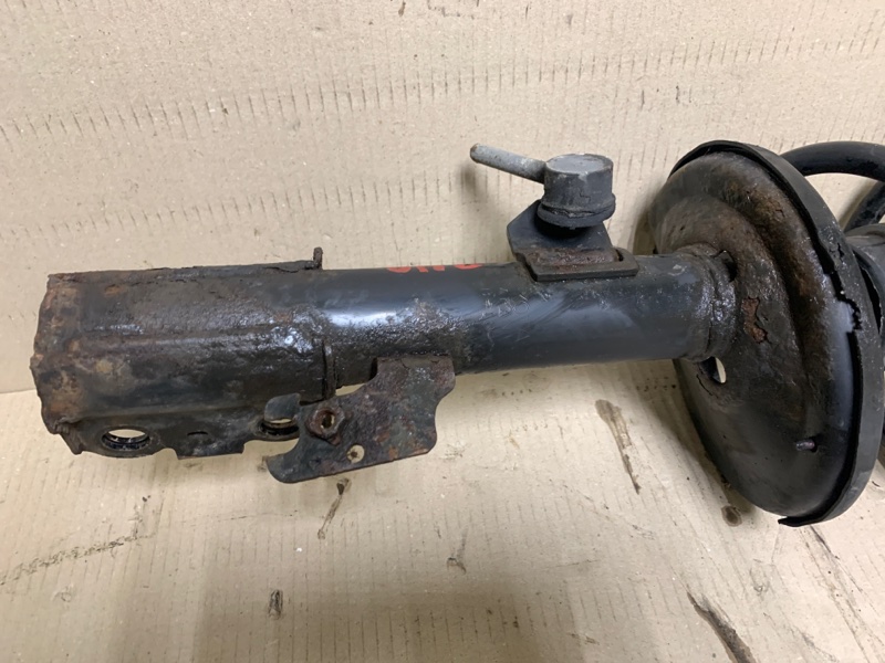 Амортизатор передний левый HIGHLANDER 01-07 2002 Внедорожник 3.0 1MZFE