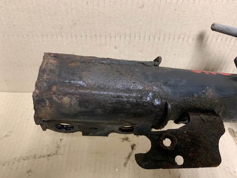 Амортизатор передний левый HIGHLANDER 01-07 2002 Внедорожник 3.0 1MZFE