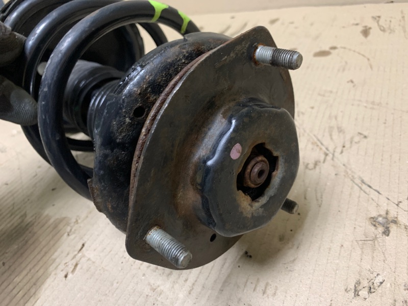 Амортизатор передний левый HIGHLANDER 01-07 2002 Внедорожник 3.0 1MZFE