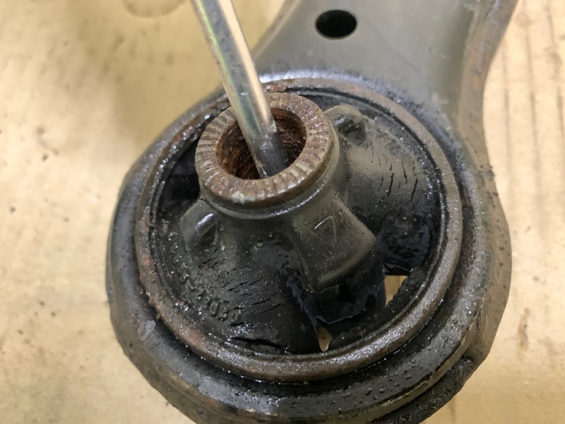 Рычаг передней подвески нижний левый HIGHLANDER 01-07 2002 Внедорожник 3.0 1MZFE Рычаг передней подвески нижний левый HIGHLANDER 01-07 2002 Внедорожник 3.0 1MZFE