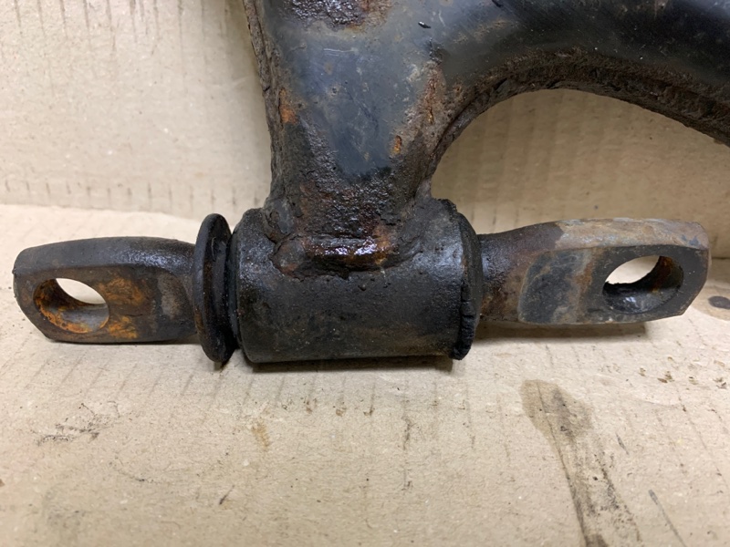 Рычаг передней подвески нижний правый TOYOTA HIGHLANDER 01-07 Внедорожник 3.0 1MZFE Рычаг передней подвески нижний правый TOYOTA HIGHLANDER 01-07 Внедорожник 3.0 1MZFE