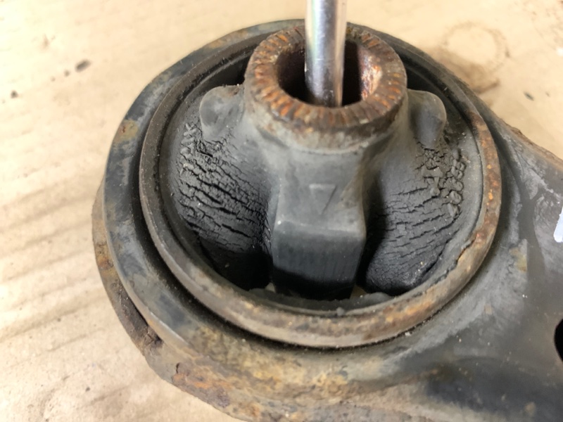 Рычаг передней подвески нижний правый HIGHLANDER 01-07 2002 Внедорожник 3.0 1MZFE Рычаг передней подвески нижний правый HIGHLANDER 01-07 2002 Внедорожник 3.0 1MZFE