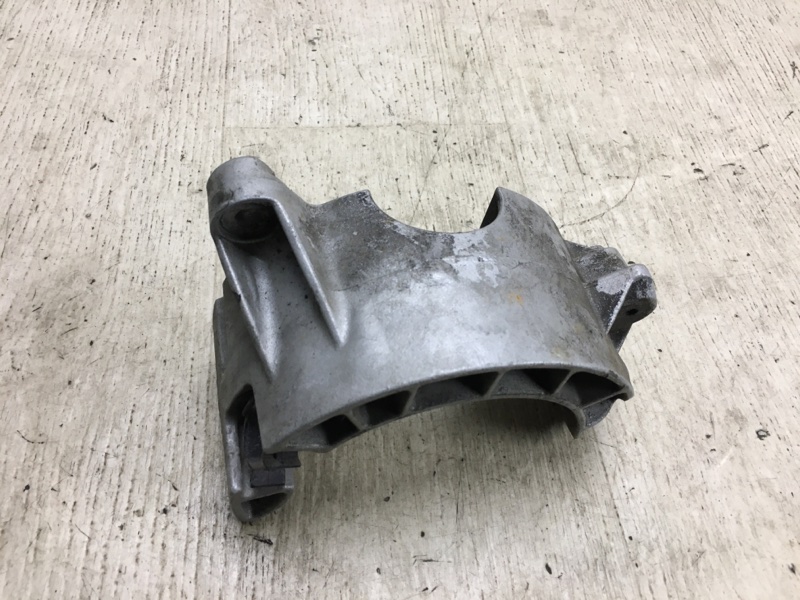 Кронштейн генератора CAYENNE 10-18 2010 958 4.8 M48.02 Кронштейн генератора CAYENNE 10-18 2010 958 4.8 M48.02