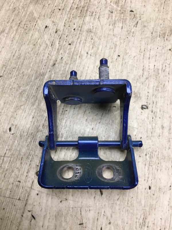 Петля крышки багажника левая FORD FOCUS 10-18 CB8 2.0 XQDA