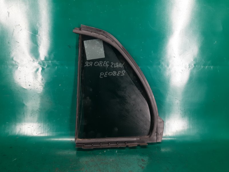 Стекло двери глухое заднее правое YARIS 05–11 2008 Хэтчбек 1.5 1NZ-FE