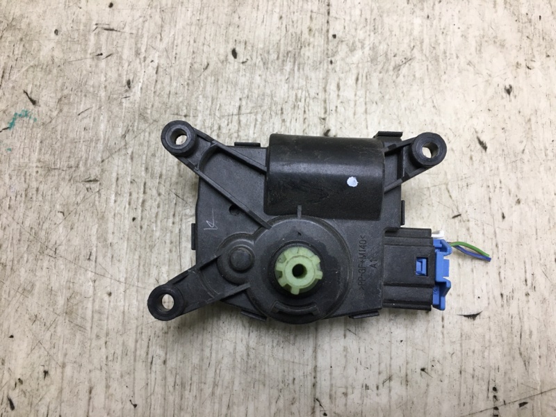 Моторчик заслонки печки FORD FOCUS 10-18 2017 CB8 2.0 XQDA CV6Z-18731-A Б/У