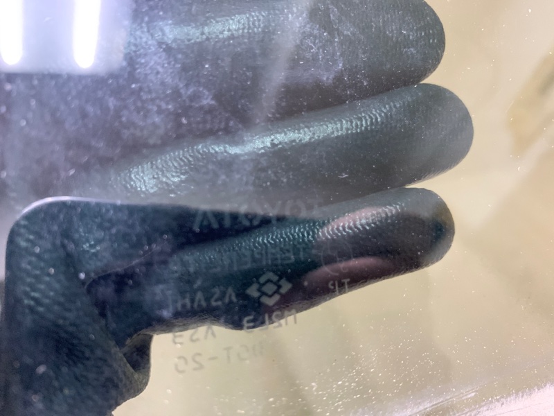 Стекло двери глухое заднее правое TOYOTA HIGHLANDER 01-07 Внедорожник 3.0 1MZFE Стекло двери глухое заднее правое TOYOTA HIGHLANDER 01-07 Внедорожник 3.0 1MZFE