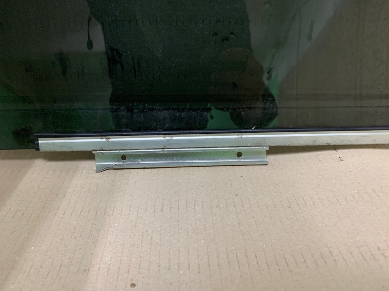 Стекло двери заднее правое TOYOTA HIGHLANDER 01-07 Внедорожник 3.0 1MZFE