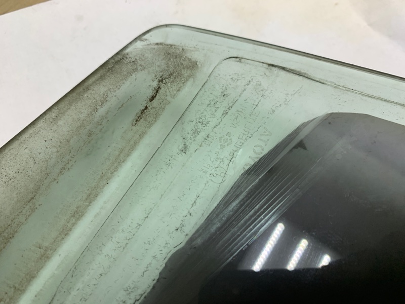 Стекло двери переднее правое HIGHLANDER 01-07 2002 Внедорожник 3.0 1MZFE