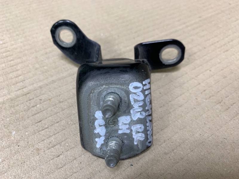 Петля двери верхняя задняя правая TOYOTA HIGHLANDER 01-07 2002 Внедорожник 3.0 1MZFE 68750-48010 Б/У