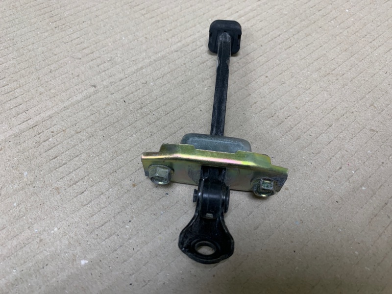 Ограничитель двери задний левый TOYOTA HIGHLANDER 01-07 Внедорожник 3.0 1MZFE Ограничитель двери задний левый TOYOTA HIGHLANDER 01-07 Внедорожник 3.0 1MZFE