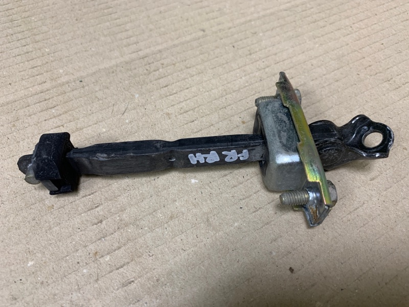 Ограничитель двери передний правый HIGHLANDER 01-07 2002 Внедорожник 3.0 1MZFE