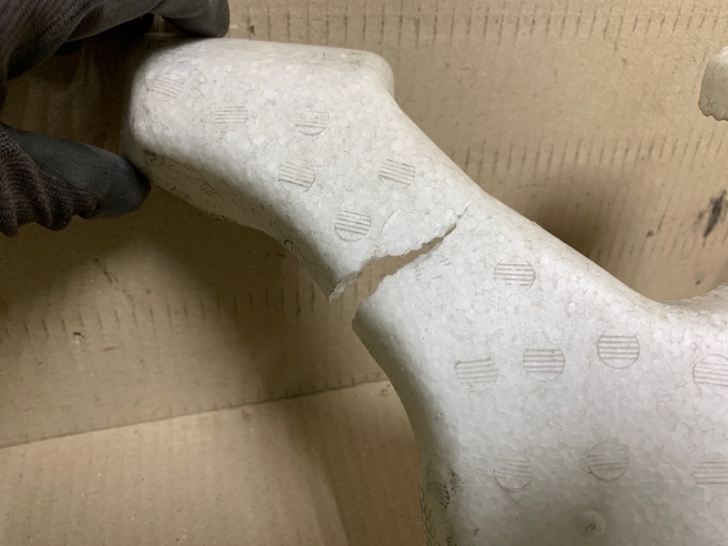 Наполнитель бампера передний HIGHLANDER 01-07 2002 Внедорожник 3.0 1MZFE