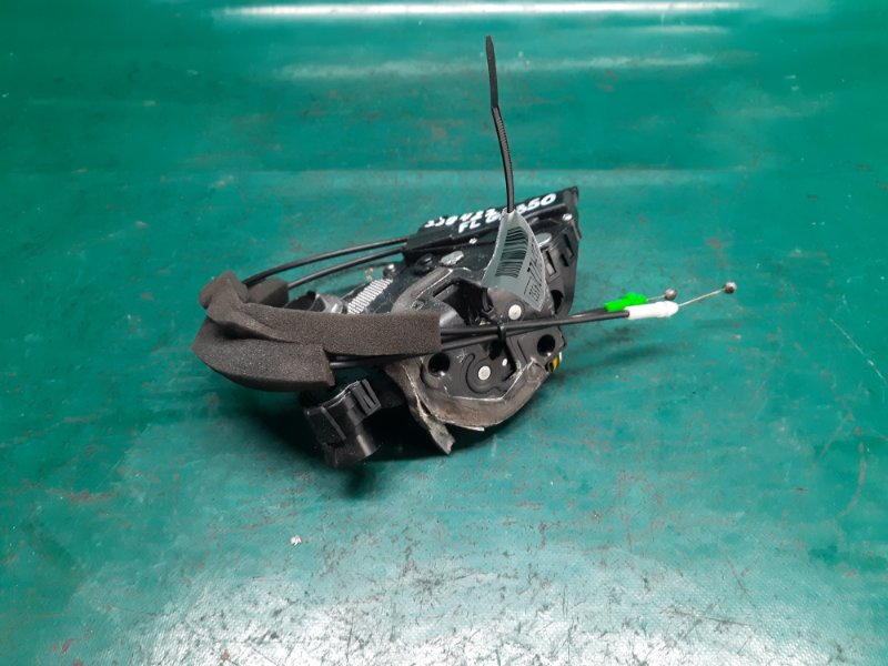 Замок двери передний левый LEXUS GS350 GS300 05-11 2009 Седан 3.5 69040-30A40 Б/У