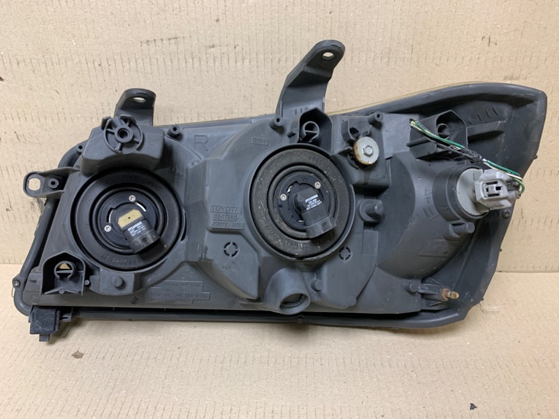 Фара правая HIGHLANDER 01-07 2002 Внедорожник 3.0 1MZFE Фара правая HIGHLANDER 01-07 2002 Внедорожник 3.0 1MZFE