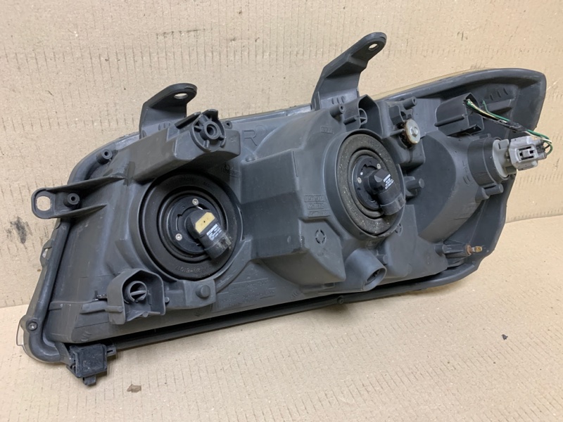 Фара правая HIGHLANDER 01-07 2002 Внедорожник 3.0 1MZFE Фара правая HIGHLANDER 01-07 2002 Внедорожник 3.0 1MZFE