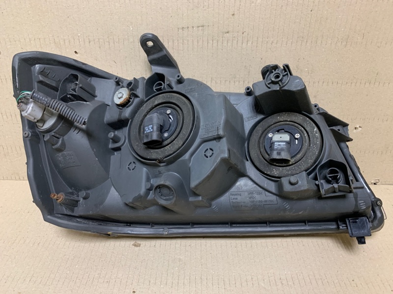 Фара левая HIGHLANDER 01-07 2002 Внедорожник 3.0 1MZFE Фара левая HIGHLANDER 01-07 2002 Внедорожник 3.0 1MZFE