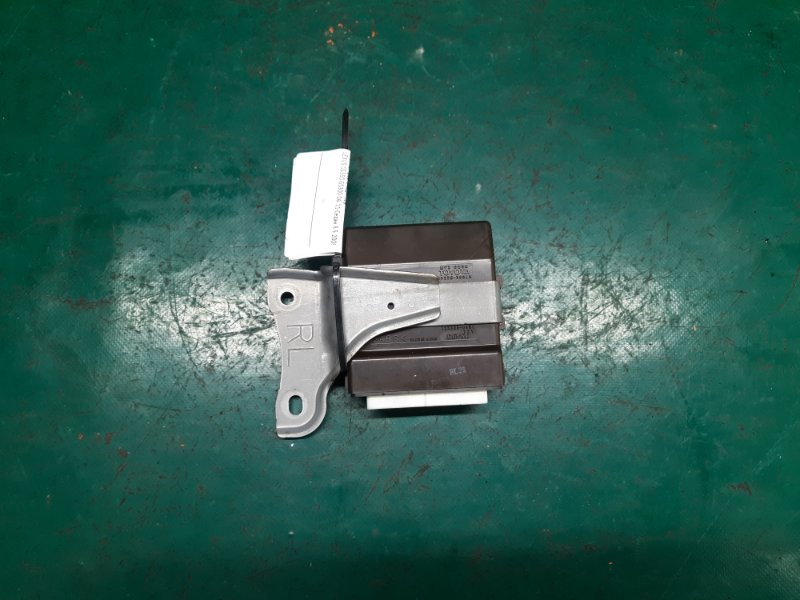 Блок комфорта задний левый GS350 GS300 05-11 2009 Седан 3.5