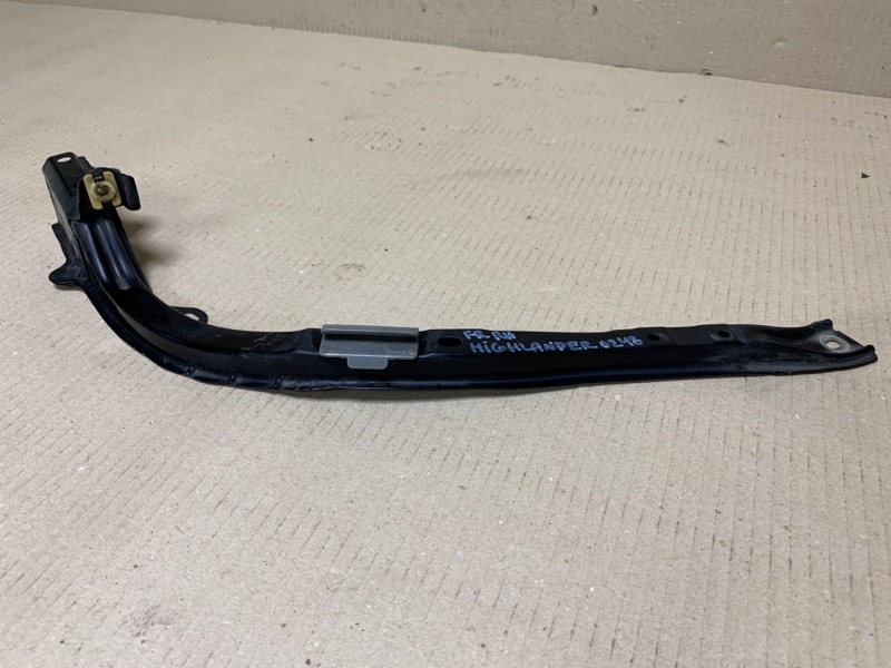 Кронштейн переднего бампера (под фарой) правый HIGHLANDER 01-07 2002 Внедорожник 3.0 1MZFE