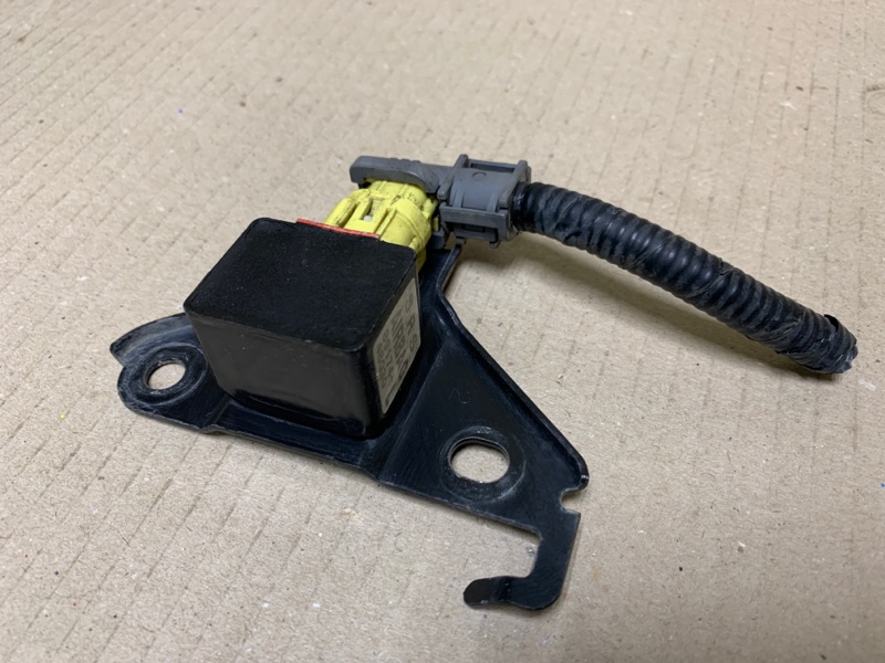 Датчик удара передний левый HIGHLANDER 01-07 2002 Внедорожник 3.0 1MZFE Датчик удара передний левый HIGHLANDER 01-07 2002 Внедорожник 3.0 1MZFE