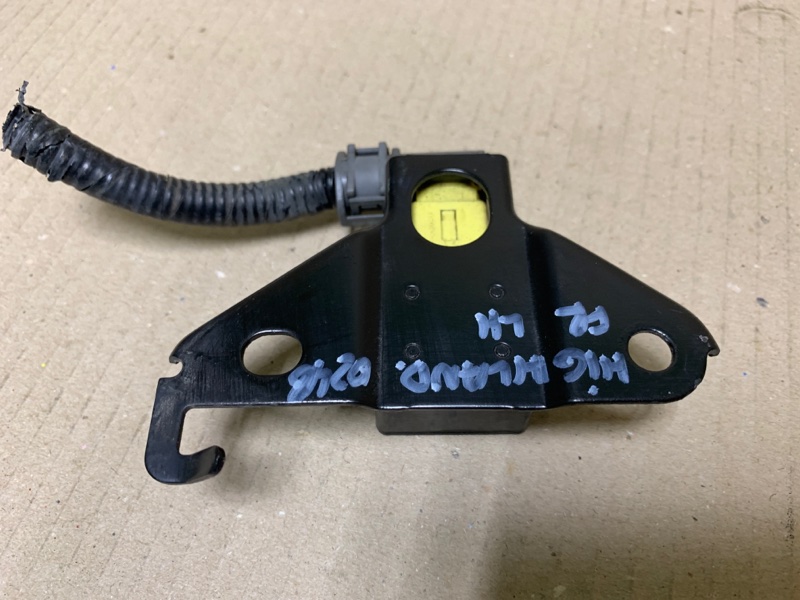 Датчик удара передний левый TOYOTA HIGHLANDER 01-07 Внедорожник 3.0 1MZFE Датчик удара передний левый TOYOTA HIGHLANDER 01-07 Внедорожник 3.0 1MZFE