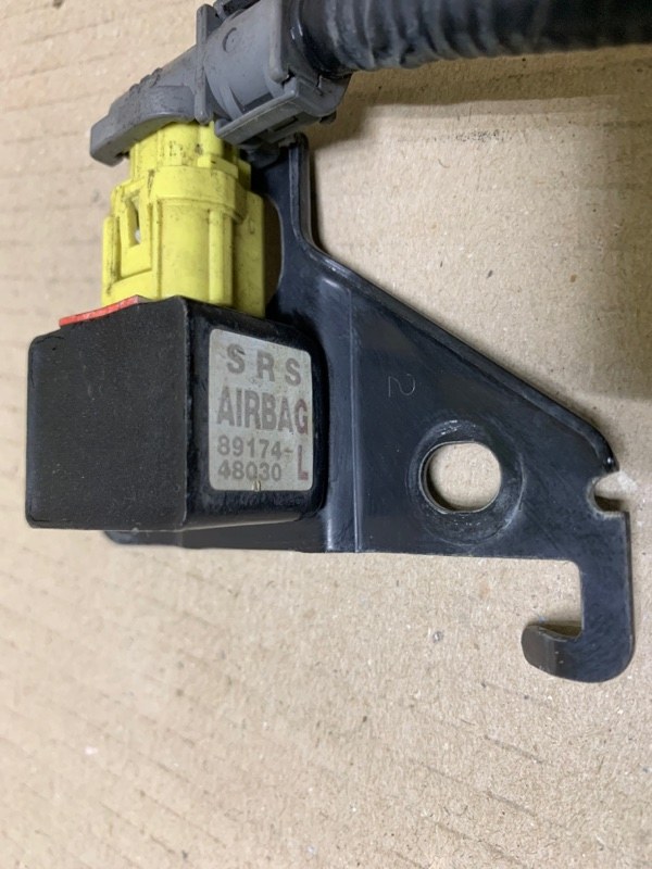 Датчик удара передний левый HIGHLANDER 01-07 2002 Внедорожник 3.0 1MZFE Датчик удара передний левый HIGHLANDER 01-07 2002 Внедорожник 3.0 1MZFE