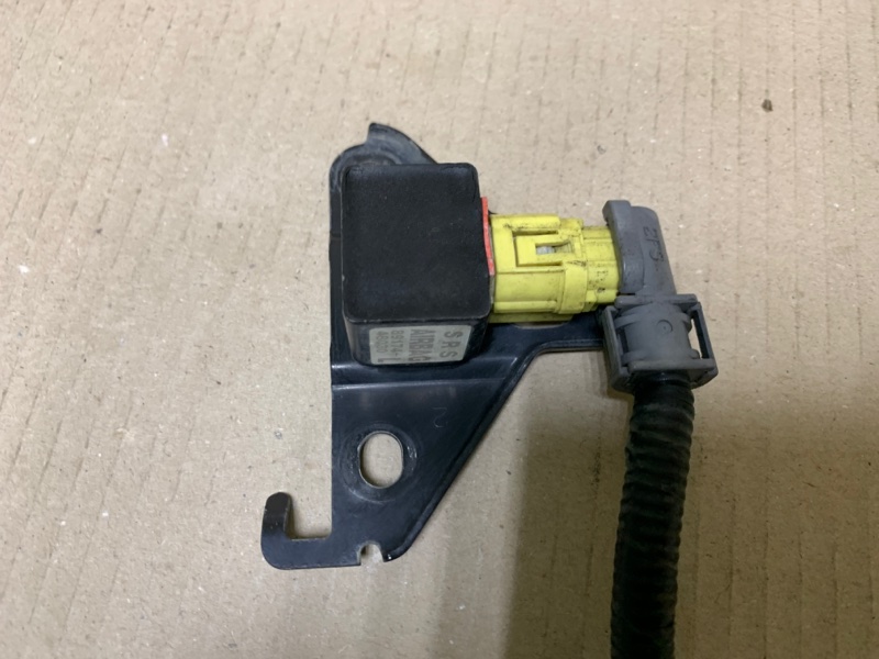 Датчик удара передний левый HIGHLANDER 01-07 2002 Внедорожник 3.0 1MZFE Датчик удара передний левый HIGHLANDER 01-07 2002 Внедорожник 3.0 1MZFE