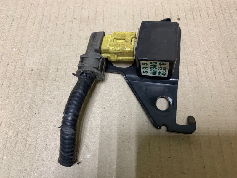 Датчик удара передний правый TOYOTA HIGHLANDER 01-07 Внедорожник 3.0 1MZFE Датчик удара передний правый TOYOTA HIGHLANDER 01-07 Внедорожник 3.0 1MZFE