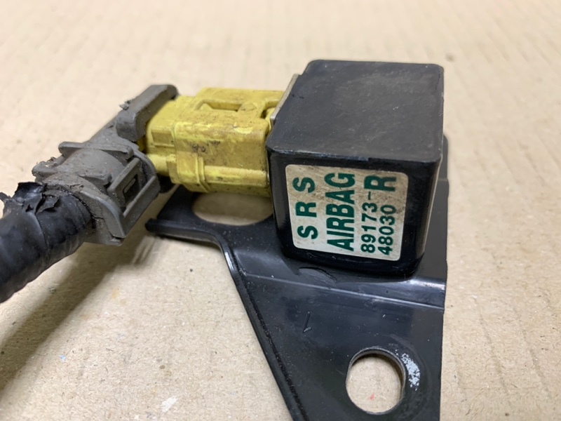 Датчик удара передний правый HIGHLANDER 01-07 2002 Внедорожник 3.0 1MZFE Датчик удара передний правый HIGHLANDER 01-07 2002 Внедорожник 3.0 1MZFE