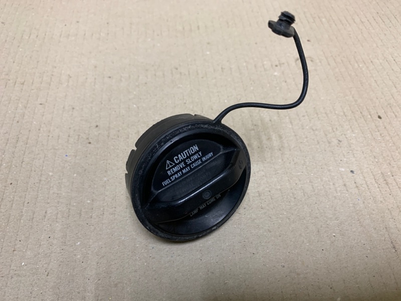 Крышка топливного бака TOYOTA HIGHLANDER 01-07 2002 Внедорожник 3.0 1MZFE 77300-50010 Б/У