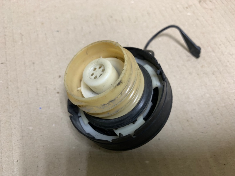 Крышка топливного бака HIGHLANDER 01-07 2002 Внедорожник 3.0 1MZFE