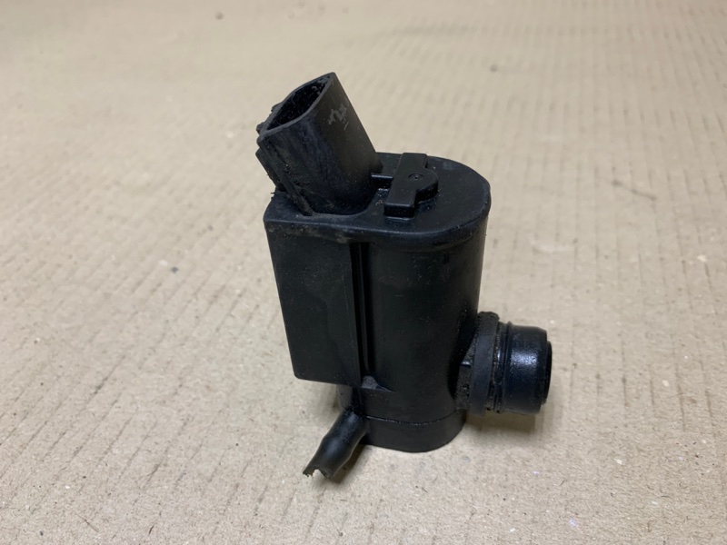 Насос омывателя стекла HIGHLANDER 01-07 2002 Внедорожник 3.0 1MZFE