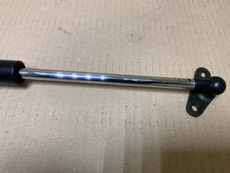 Амортизатор крышки багажника левый HIGHLANDER 01-07 2002 Внедорожник 3.0 1MZFE Амортизатор крышки багажника левый HIGHLANDER 01-07 2002 Внедорожник 3.0 1MZFE