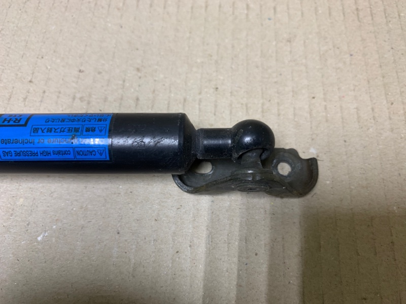 Амортизатор крышки багажника правый TOYOTA HIGHLANDER 01-07 Внедорожник 3.0 1MZFE Амортизатор крышки багажника правый TOYOTA HIGHLANDER 01-07 Внедорожник 3.0 1MZFE