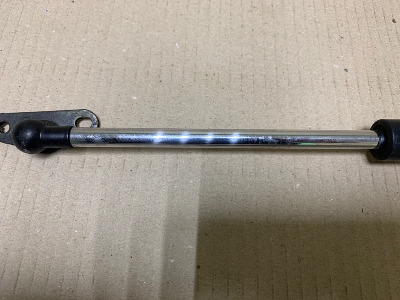 Амортизатор крышки багажника правый HIGHLANDER 01-07 2002 Внедорожник 3.0 1MZFE Амортизатор крышки багажника правый HIGHLANDER 01-07 2002 Внедорожник 3.0 1MZFE