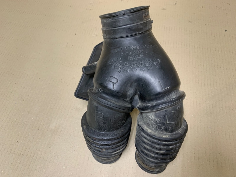 Патрубок воздушного фильтра TOYOTA HIGHLANDER 01-07 Внедорожник 3.0 1MZFE