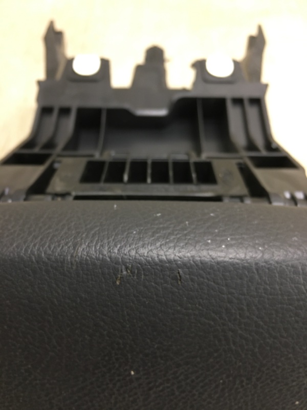 Подлокотник FOCUS 10-18 2017 CB8 2.0 XQDA