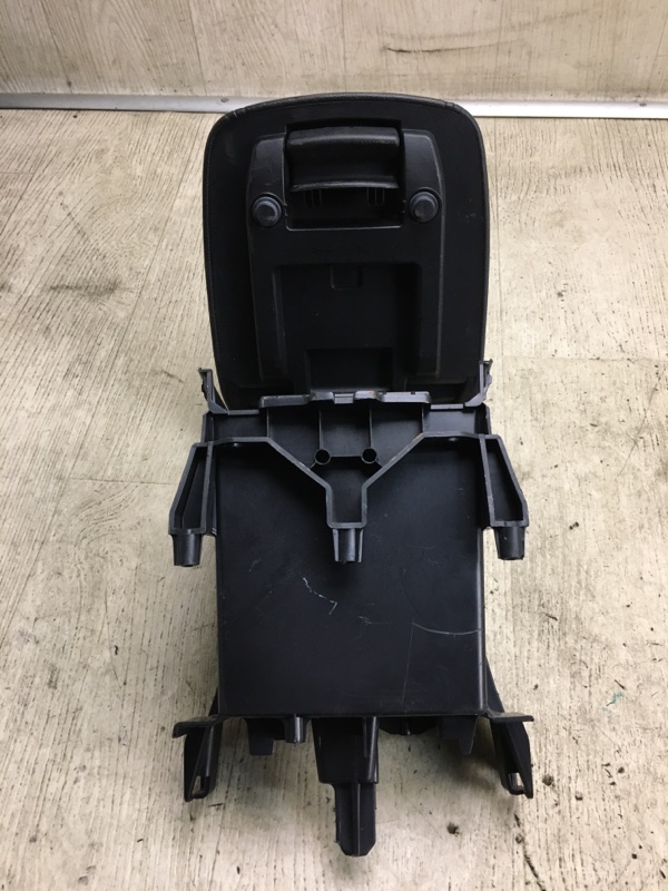 Подлокотник FOCUS 10-18 2017 CB8 2.0 XQDA