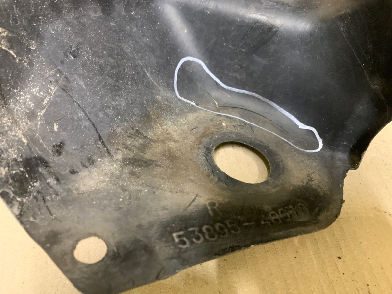 Подкрылок передний правый HIGHLANDER 01-07 2002 Внедорожник 3.0 1MZFE