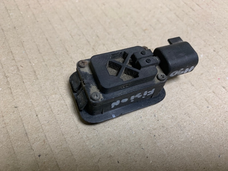 Кнопка открывания багажника наружная FORD FUSION 14- Седан C15HDTX